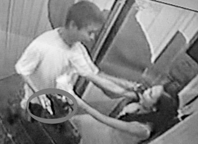 电梯里老人活春宫视频疯传警方已介入调查