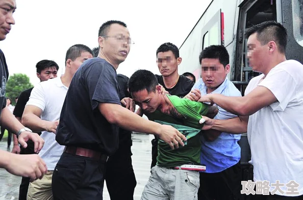 公交车被强劫警方已介入调查犯罪嫌疑人仍在逃